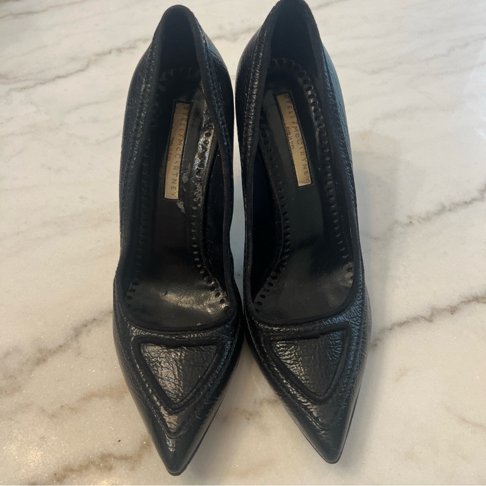 Stella McCartney black vegan patent point toe heels pumps Euro 38 US 7.5 - Picture 2 of 7
